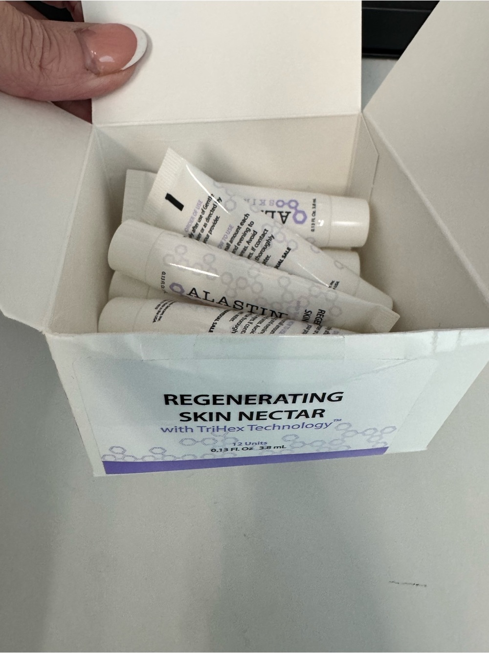 Lot of Alastin Regenerating Skin Nectar & C-radical samples - Picture 2 of 6